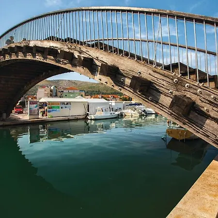 Awesome In With Wifi 아파트