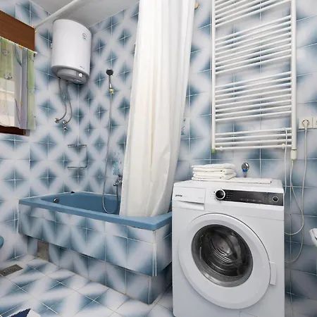 Apartamento Awesome In With Wifi
