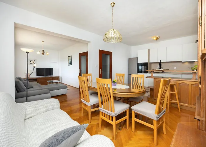 Awesome In With Wifi Trogir