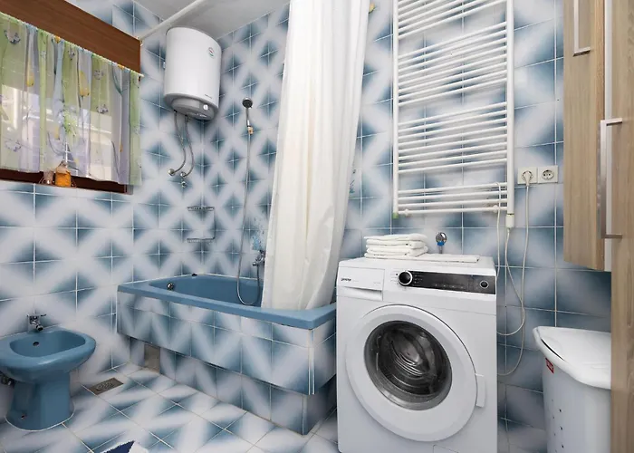 Appartement Awesome In With Wifi