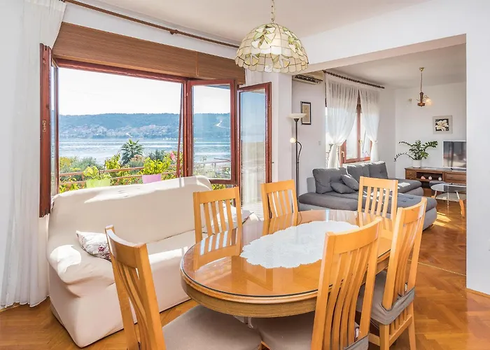 Appartement Awesome In With Wifi