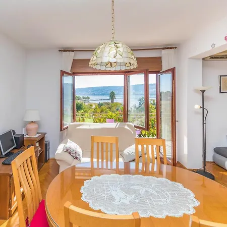 Apartament Awesome In With Wifi