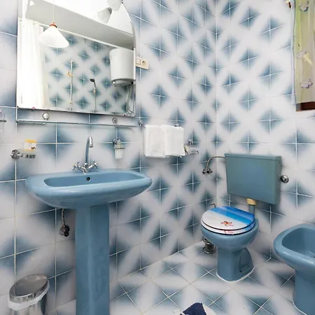 Apartament Awesome In With Wifi Trogir